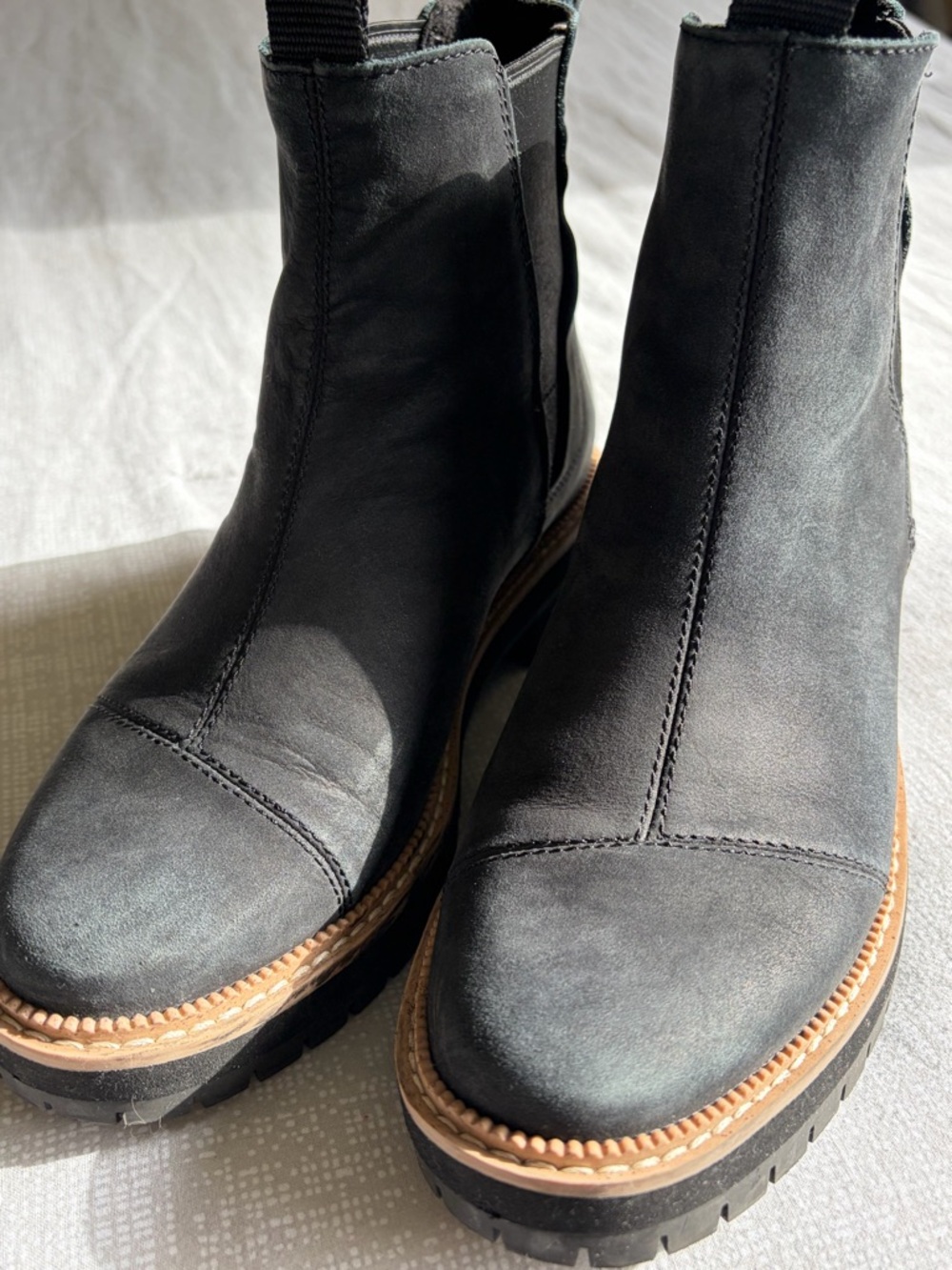 Toms Black Boots Women Size 6